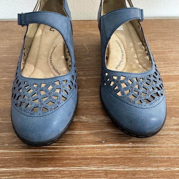 Women’s As Is JBU Jolene Heeled Mary Jane Lazer Cut Heel Size 8.5M Blue - Picture 2 of 11